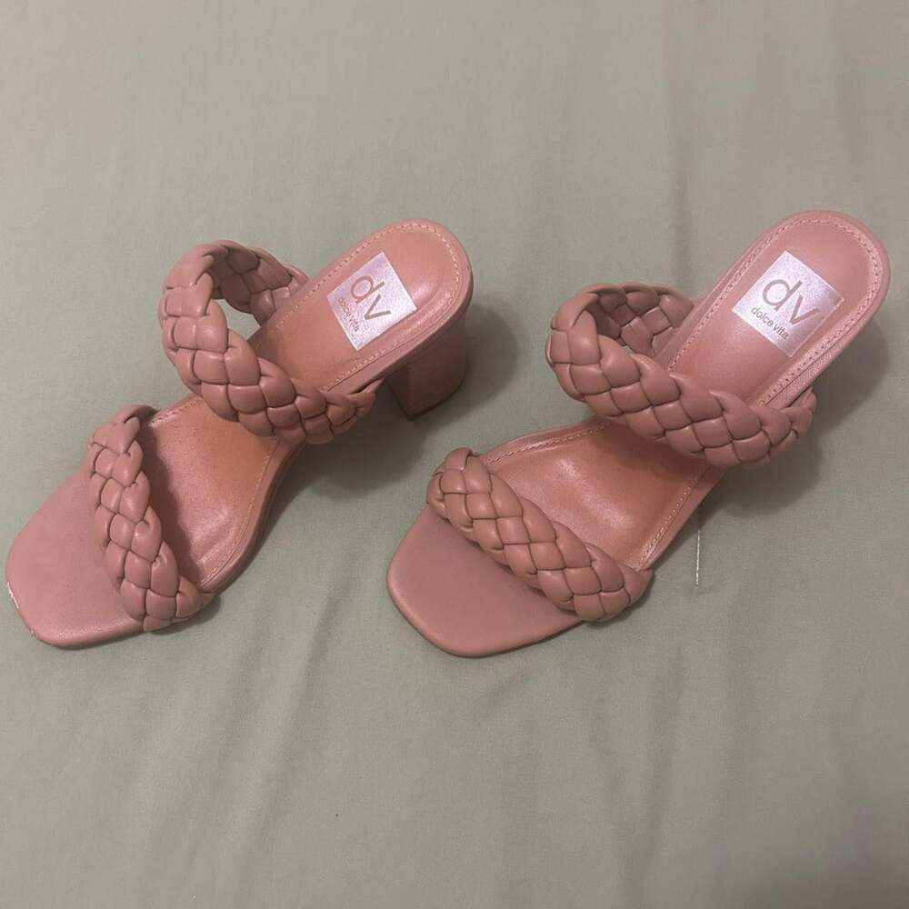 Dolce Vita tan braided chunky heel slide. Size 8. Gently used. One heel does hav